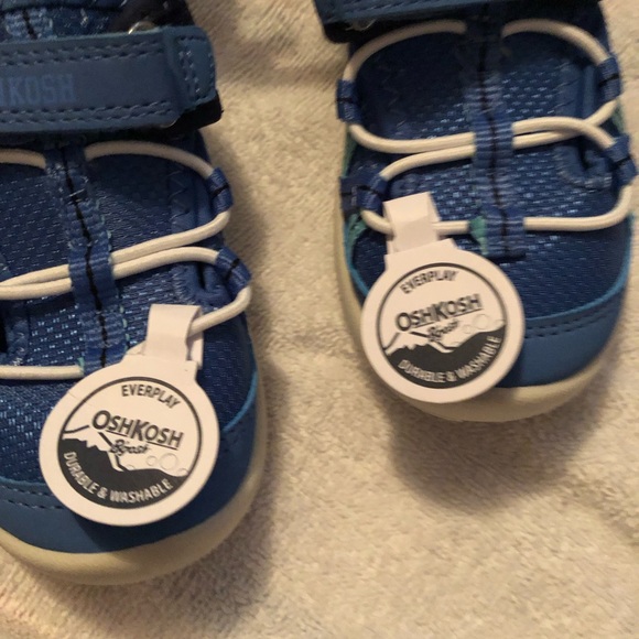 Oshkosh Toddlers shoes - Picture 3 of 6